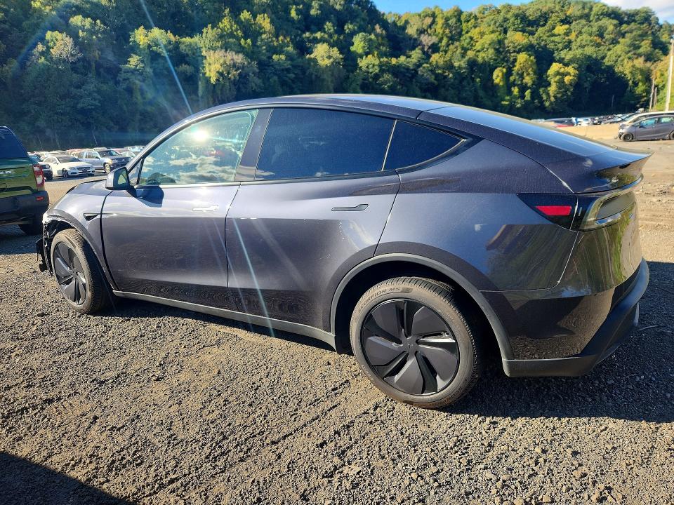 Снимка 2 от търг – 2026 TESLA MODEL Y с VIN 7SAYGDED2TA475124