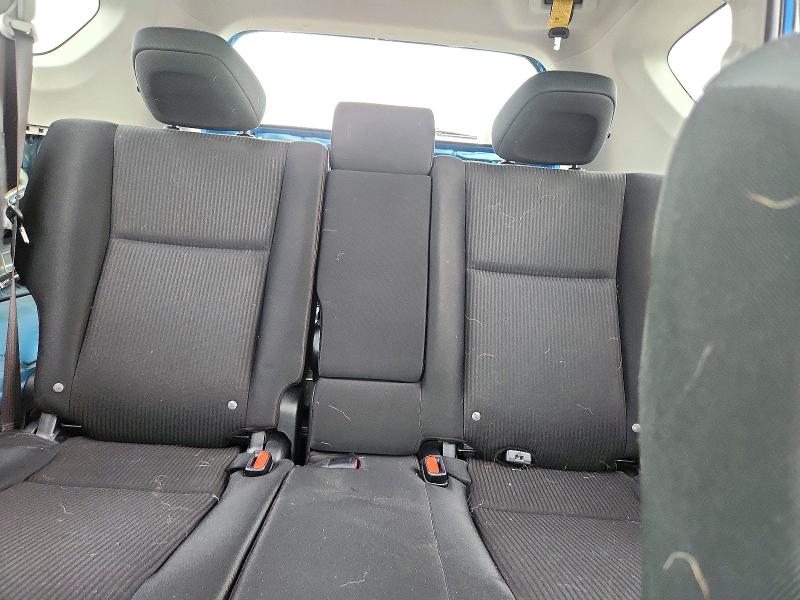 Снимка 10 от търг – 2018 TOYOTA RAV4 с VIN JTMBFREV2JJ183171