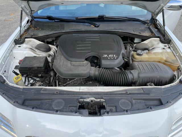 Снимка 7 от търг – 2018 CHRYSLER 300 с VIN 2C3CCAKG8JH194623