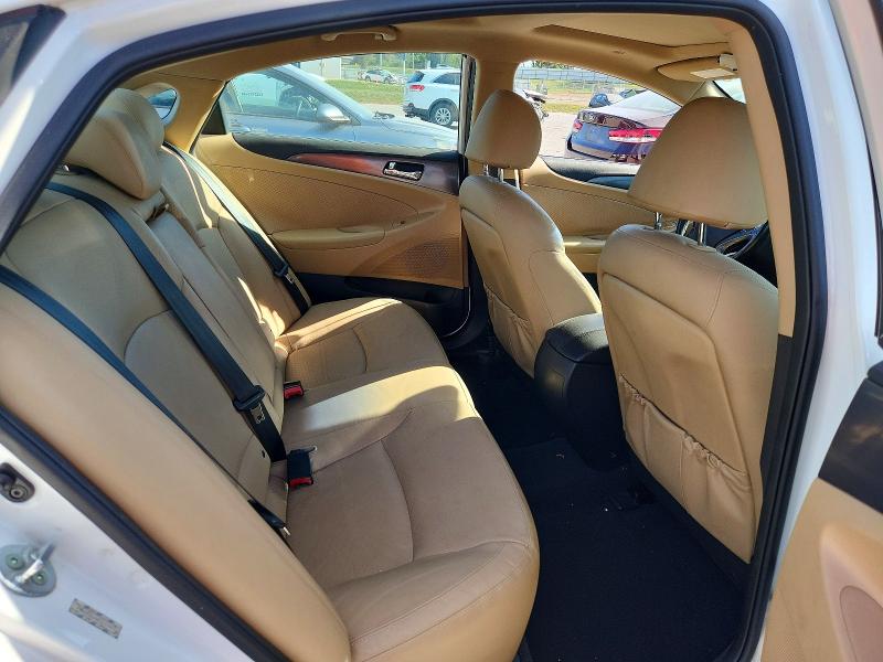 Photo 10 from auction – 2014 HYUNDAI SONATA with VIN KMHEC4A48EA112483