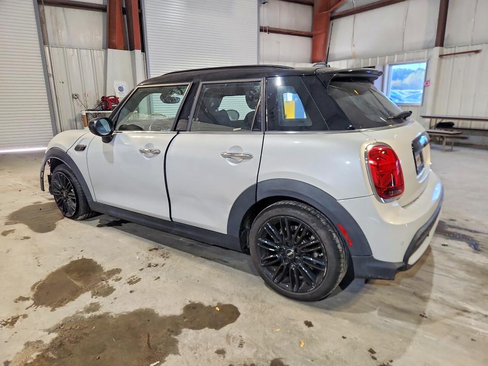 Снимка 2 от търг – 2022 MINI COOPER с VIN WMW53DK05N2R09197
