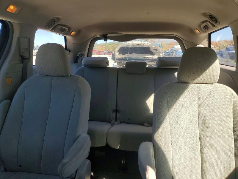 Снимка 10 от търг – 2011 TOYOTA SIENNA с VIN 5TDKA3DCXBS002219