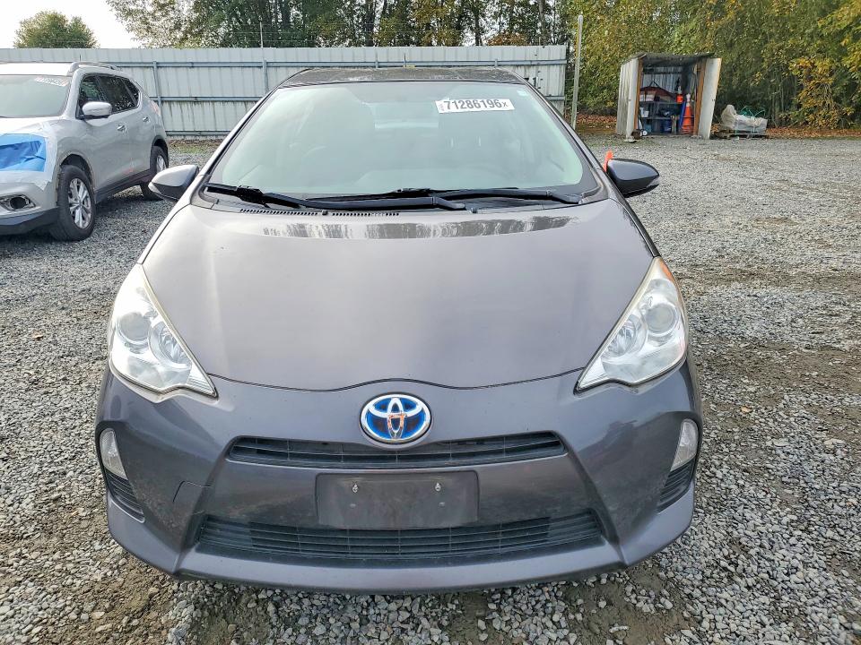 Zdjęcie 5 z aukcji – 2014 TOYOTA PRIUS C z VIN JTDKDTB37E1569466