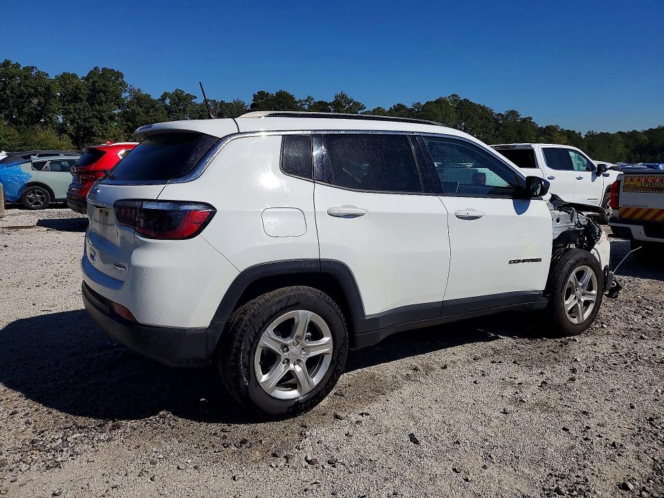 Фото 3 с аукциона – 2023 JEEP COMPASS с VIN 3C4NJDBN9PT552807