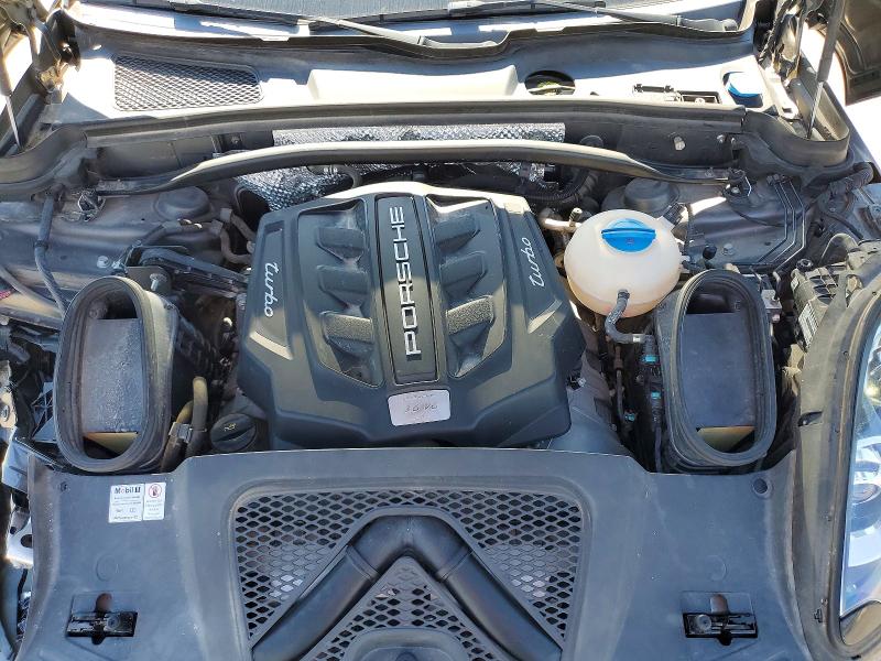 Photo 12 from auction – 2018 PORSCHE MACAN with VIN WP1AF2A51JLB71315