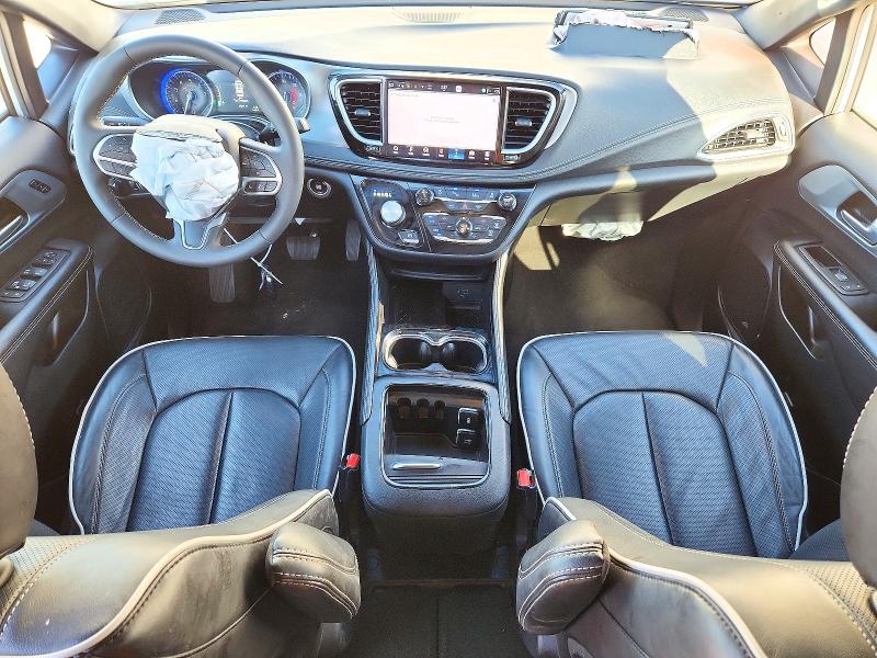 Photo 8 from auction – 2026 CHRYSLER PACIFICA with VIN 2C4RC1GG2TR213632