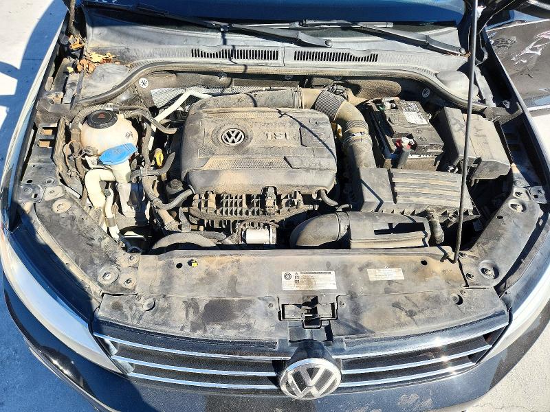 Photo 11 from auction – 2018 VOLKSWAGEN JETTA with VIN 3VWL17AJ3JM221503