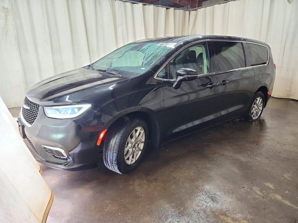 CHRYSLER PACIFICA 2024 with VIN 2C4RC1BG4RR155300 - Photo from auction