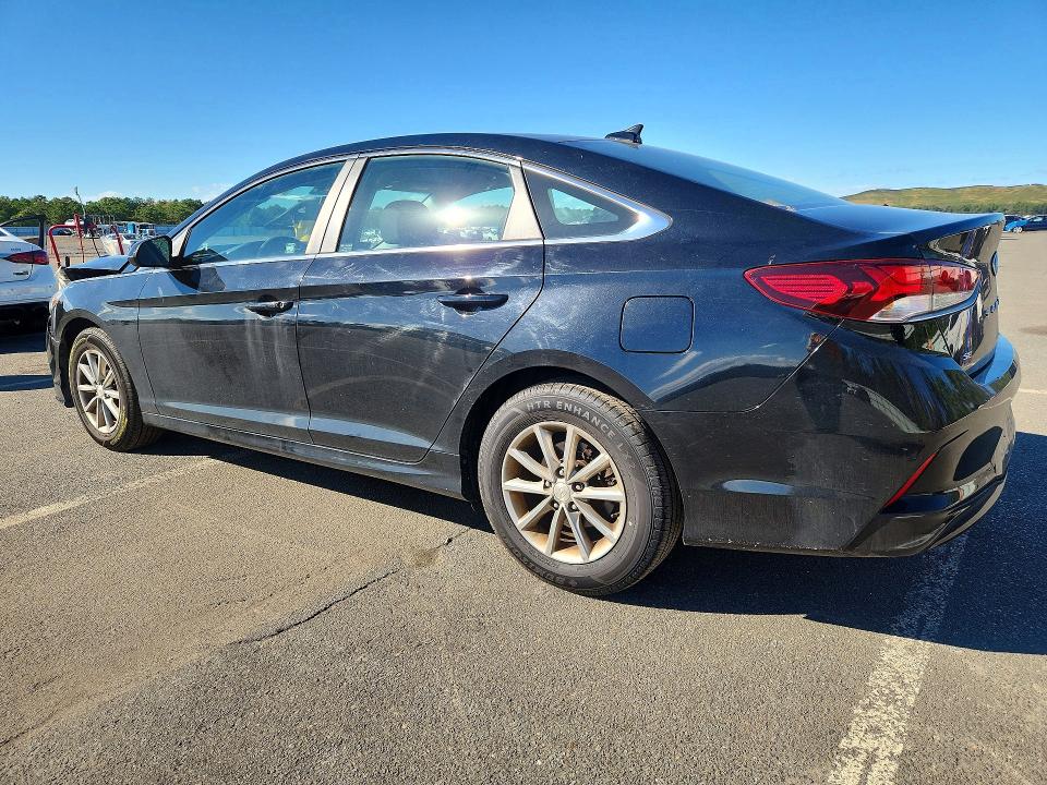 Снимка 2 от търг – 2018 HYUNDAI SONATA с VIN 5NPE24AF0JH655337