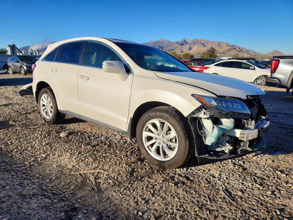 Снимка 4 от търг – 2017 ACURA RDX с VIN 5J8TB4H51HL003502