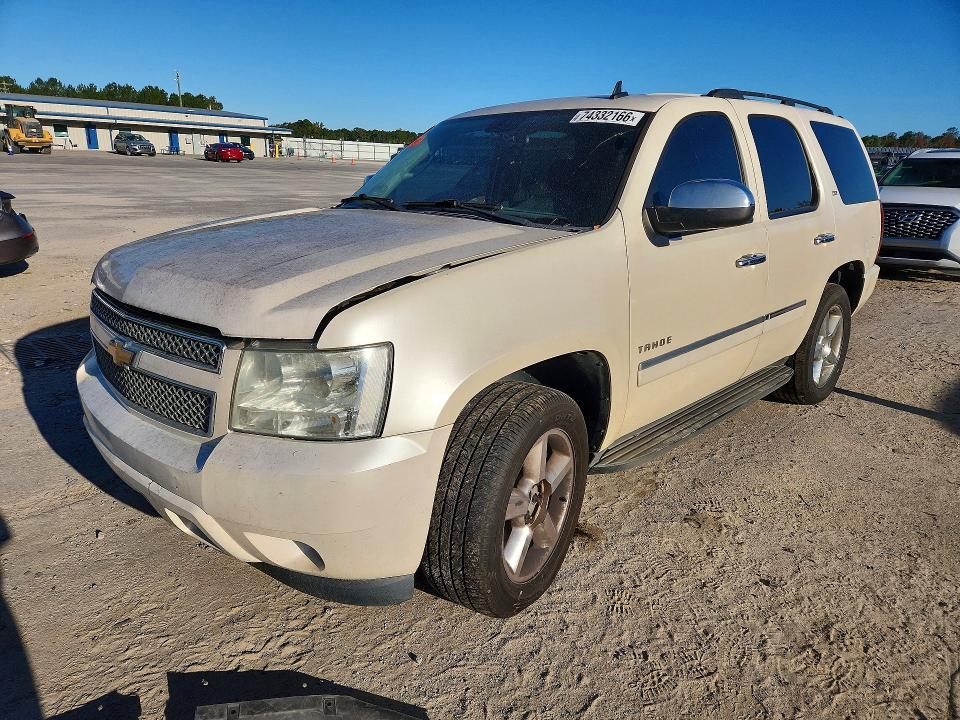 CHEVROLET TAHOE 2011 с VIN 1GNSKCE08BR195929 - Снимка от търг