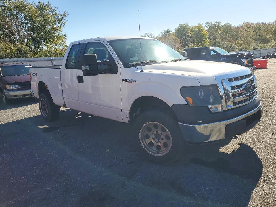 Foto 4 de la subasta – 2010 FORD F150 con VIN 1FTFX1EV8AFB42319