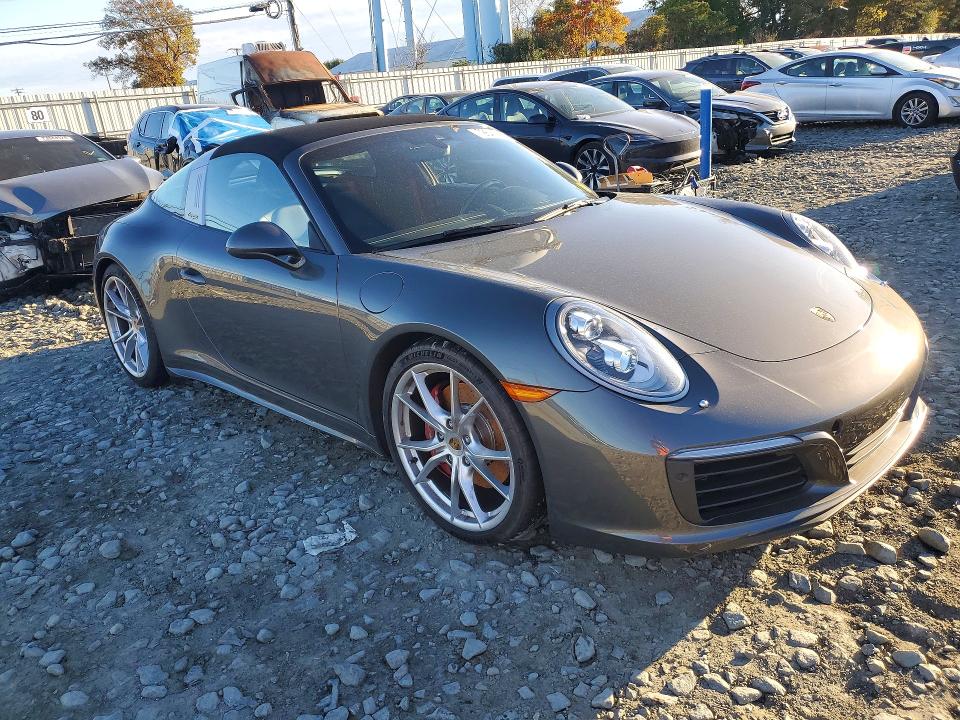 Снимка 4 от търг – 2017 PORSCHE 911 с VIN WP0BB2A94HS136837