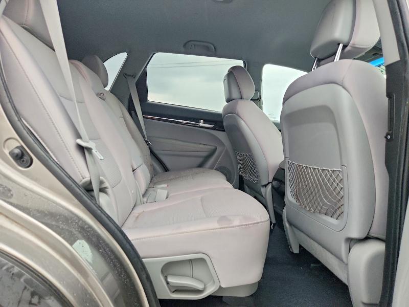 صورة رقم 11 من المزاد - 2015 KIA SORENTO مع VIN 5XYKT3A64FG555671