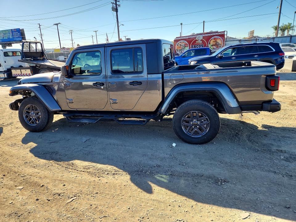 Foto 2 de la subasta – 2025 JEEP GLADIATOR con VIN 1C6RJTAG7SL528631
