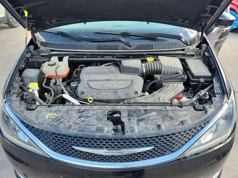 Снимка 12 от търг – 2017 CHRYSLER PACIFICA с VIN 2C4RC1BGXHR811210