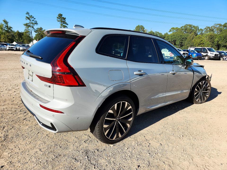 Снимка 3 от търг – 2026 VOLVO XC60 с VIN YV4M12RM7T1450594