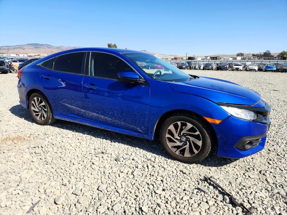 Photo 4 from auction – 2016 HONDA CIVIC with VIN 19XFC2F70GE244475