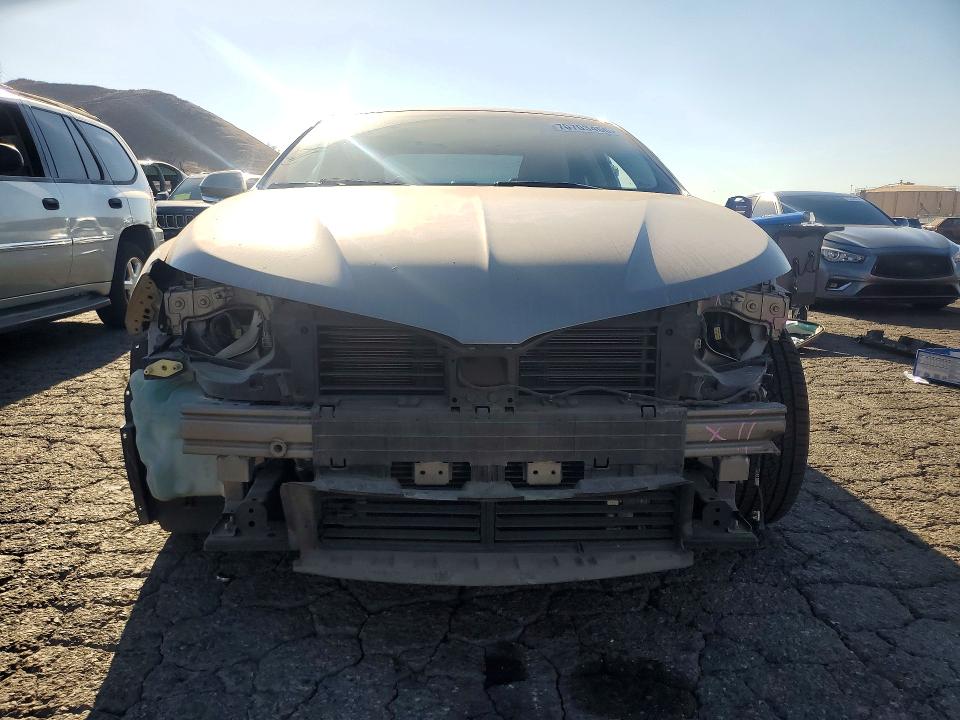 Photo 5 from auction – 2015 LINCOLN MKZ with VIN 3LN6L2LU7FR626922