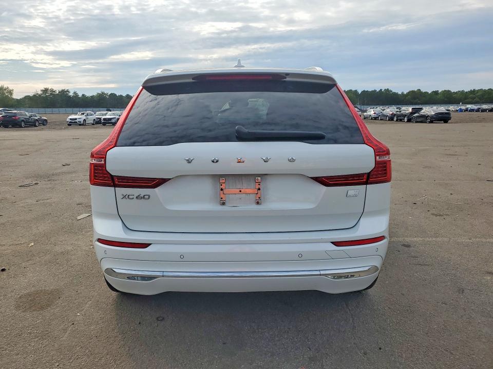Снимка 6 от търг – 2022 VOLVO XC60 с VIN YV4H60DZ8N1052260