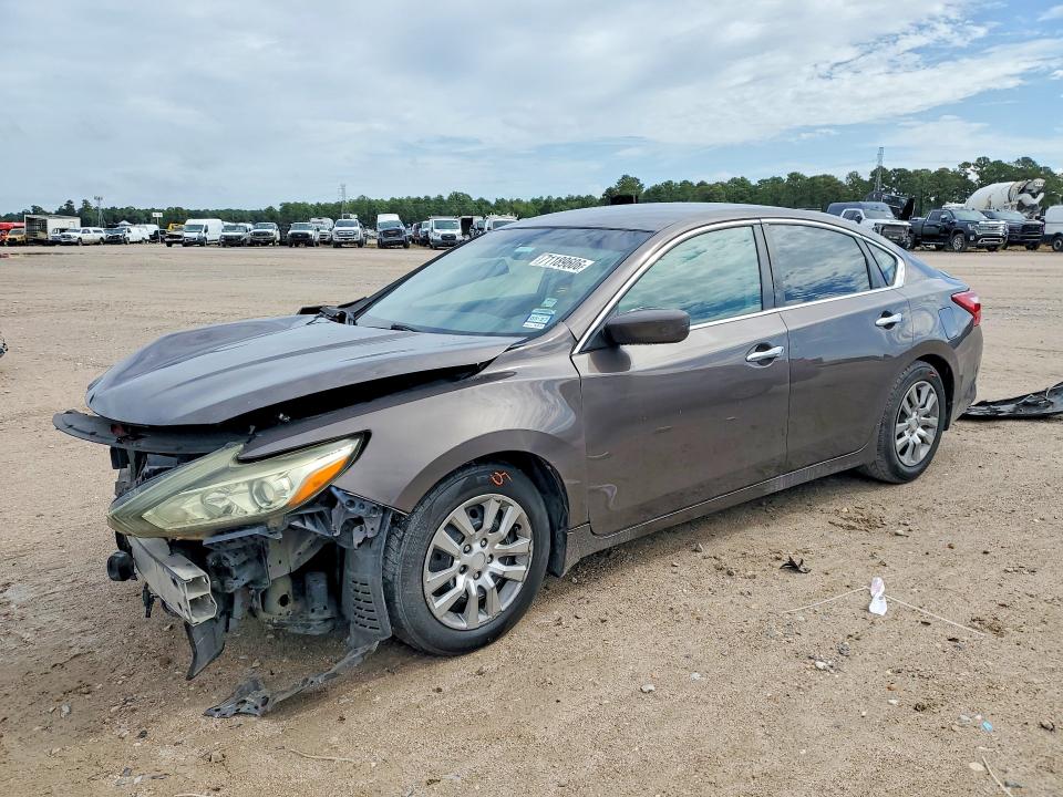 NISSAN ALTIMA 2017 with VIN 1N4AL3AP3HN326761 - Photo from auction