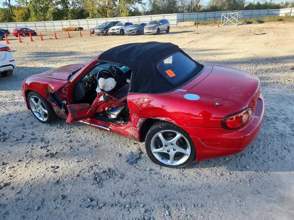Снимка 2 от търг – 2003 MAZDA MX-5 MIATA с VIN JM1NB353030304745