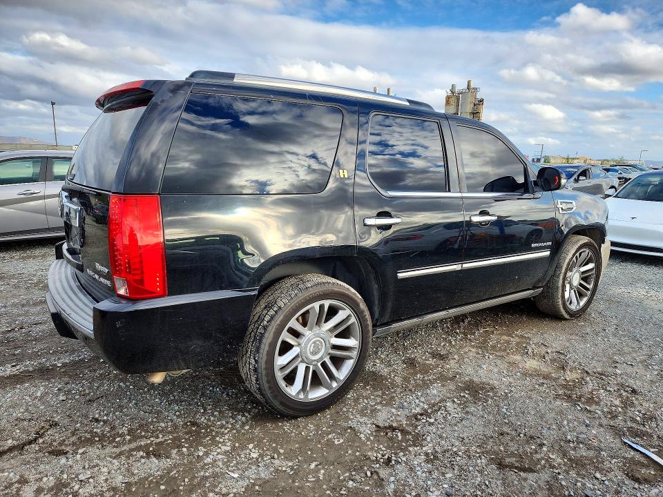 Photo 3 from auction – 2011 CADILLAC ESCALADE with VIN 1GYS4FEJXBR124819
