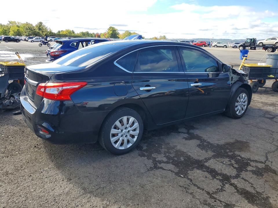 Снимка 3 от търг – 2018 NISSAN SENTRA с VIN 3N1AB7AP9JY327770