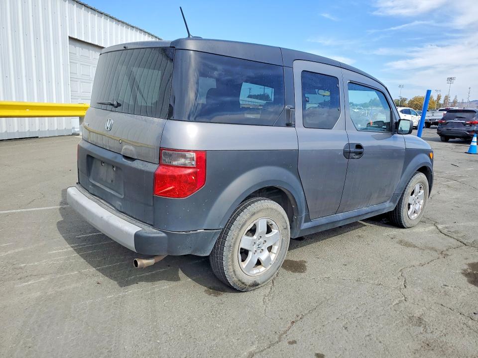 Photo 3 from auction – 2005 HONDA ELEMENT with VIN 5J6YH28615L032018