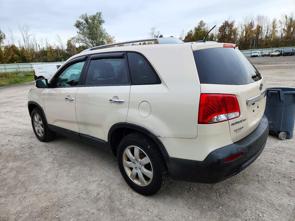 Photo 2 from auction – 2011 KIA SORENTO with VIN 5XYKT3A18BG032443