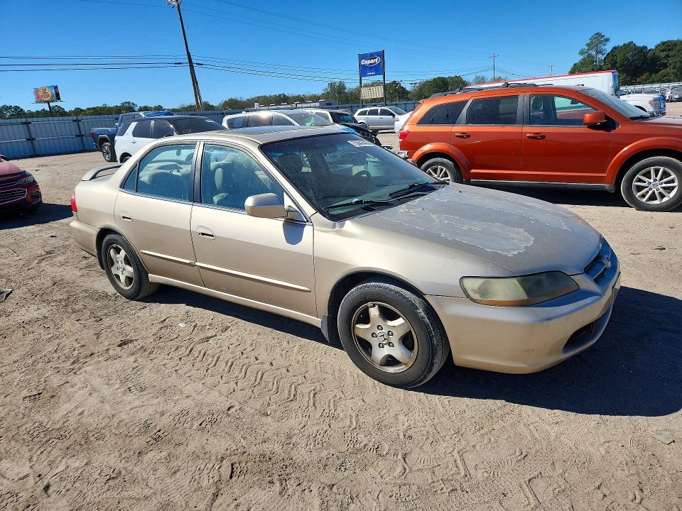 Photo 4 from auction – 2000 HONDA ACCORD with VIN 1HGCG1657YA048538