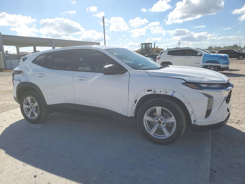 Снимка 4 от търг – 2025 CHEVROLET TRAX с VIN KL77LFEP9SC236787