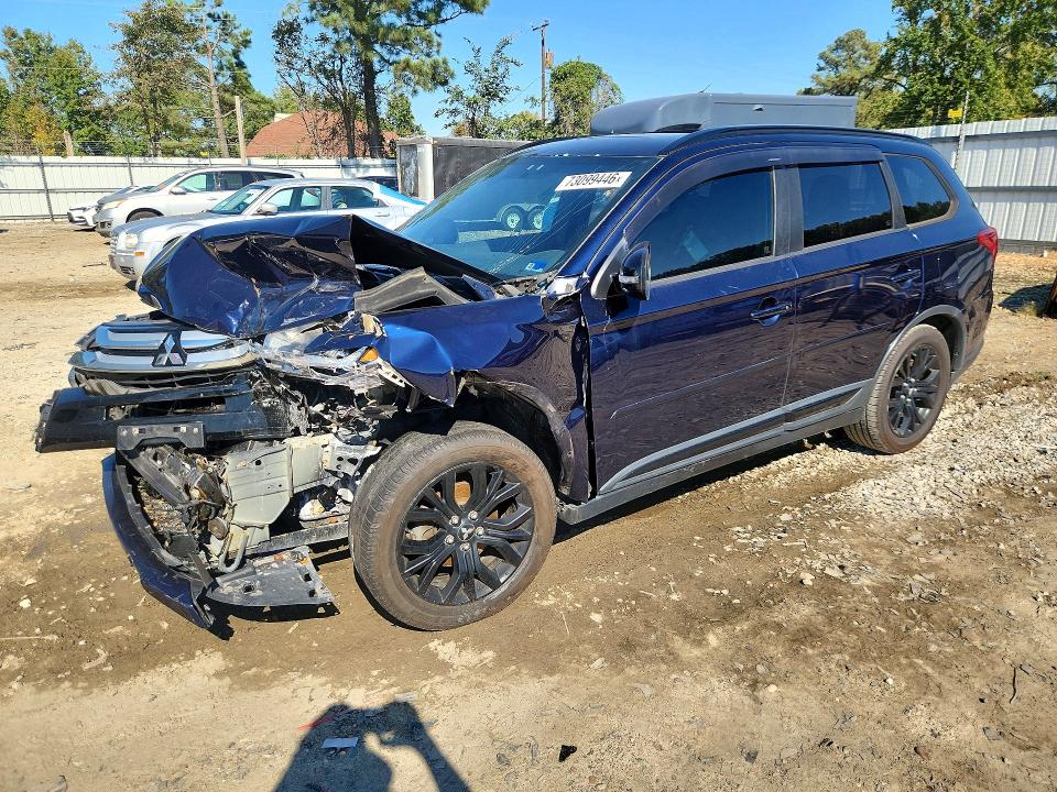 MITSUBISHI OUTLANDER 2018 с VIN JA4AD3A39JZ026848 - Снимка от търг