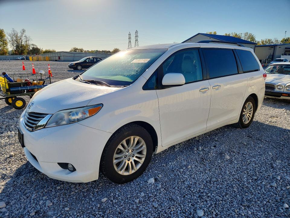 TOYOTA SIENNA 2013 with VIN 5TDYK3DC1DS331062 - Photo from auction