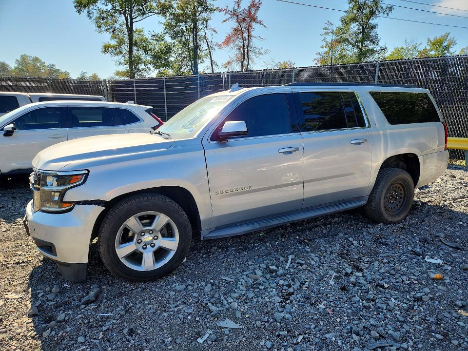 CHEVROLET SUBURBAN 2016 z numerem VIN 1GNSKHKC3GR127069 - Zdjęcie z aukcji