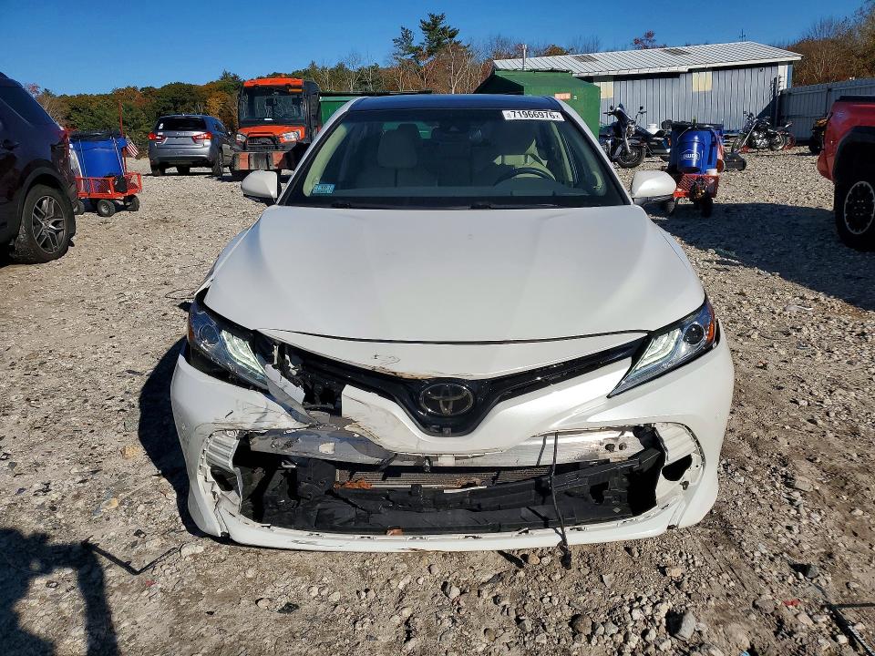 Снимка 5 от търг – 2018 TOYOTA CAMRY с VIN 4T1BZ1HKXJU017744