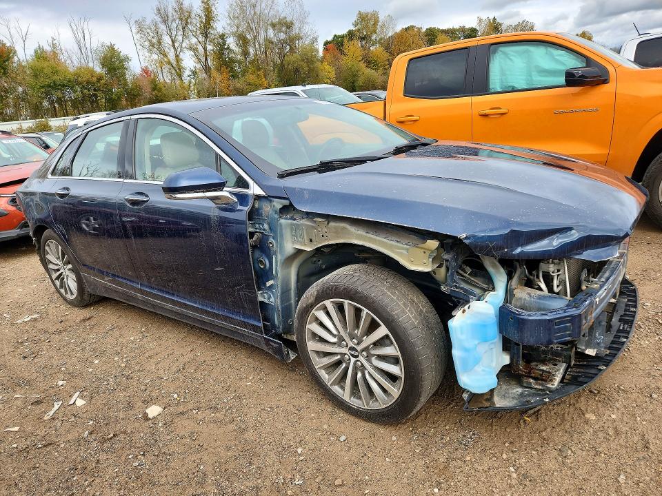 Снимка 4 от търг – 2017 LINCOLN MKZ с VIN 3LN6L5C9XHR622346