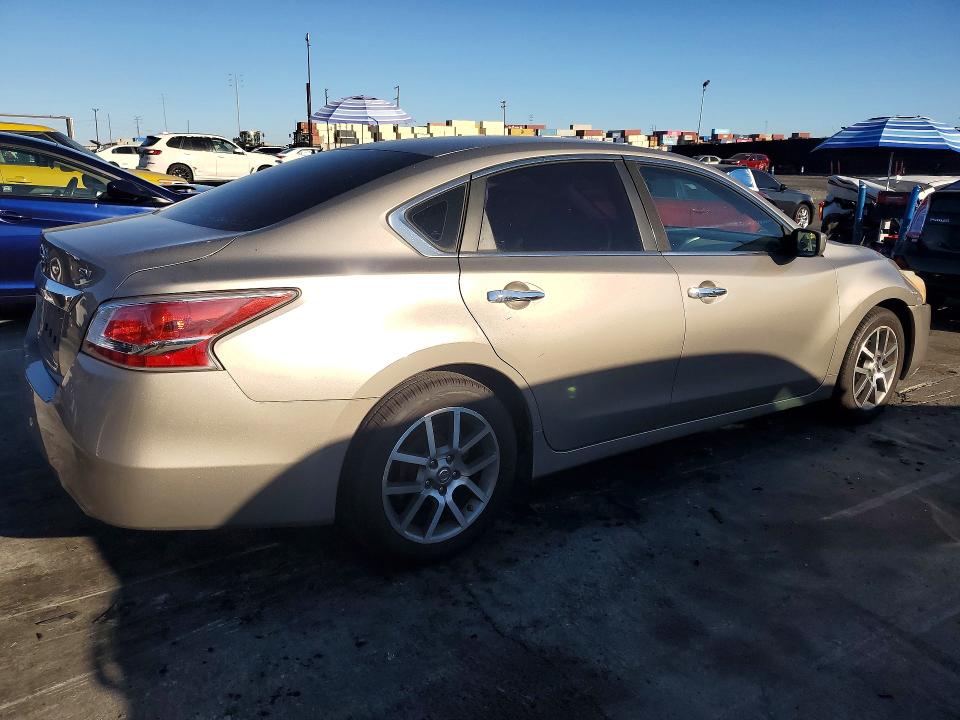 Photo 3 from auction – 2015 NISSAN ALTIMA with VIN 1N4AL3AP0FC434375
