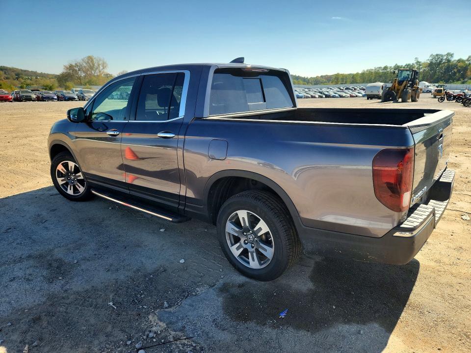 Снимка 2 от търг – 2017 HONDA RIDGELINE с VIN 5FPYK3F71HB017803
