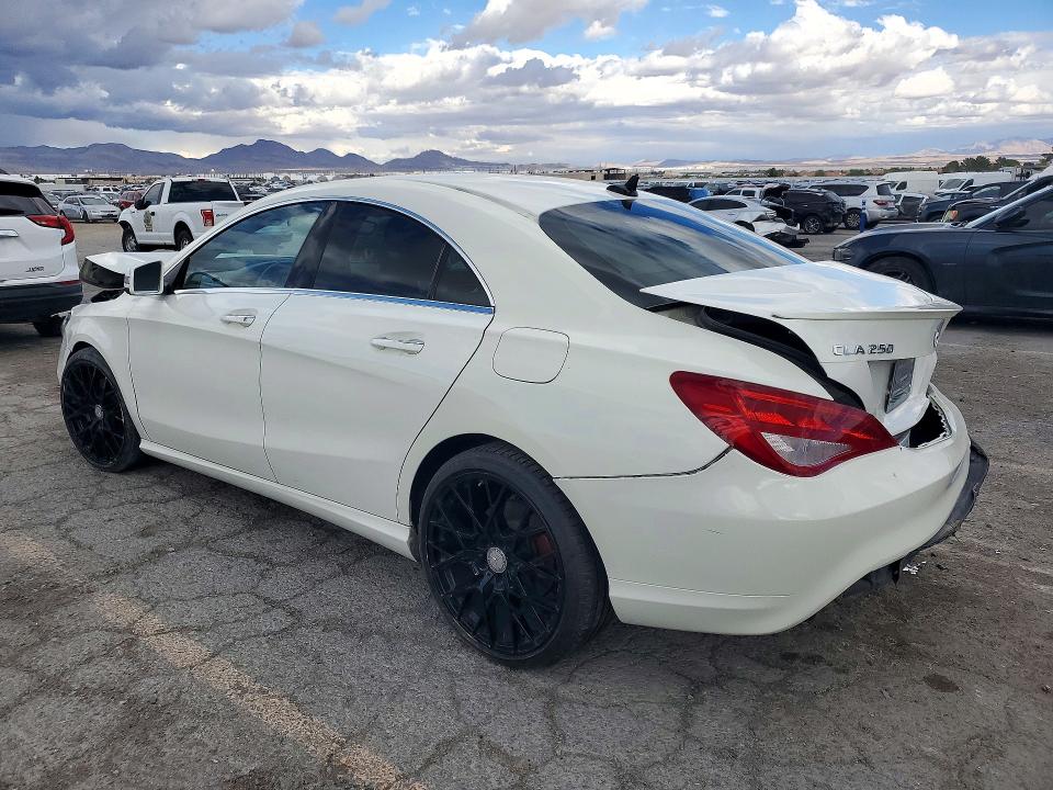 Снимка 2 от търг – 2017 MERCEDES-BENZ CLA с VIN WDDSJ4EB7HN459618