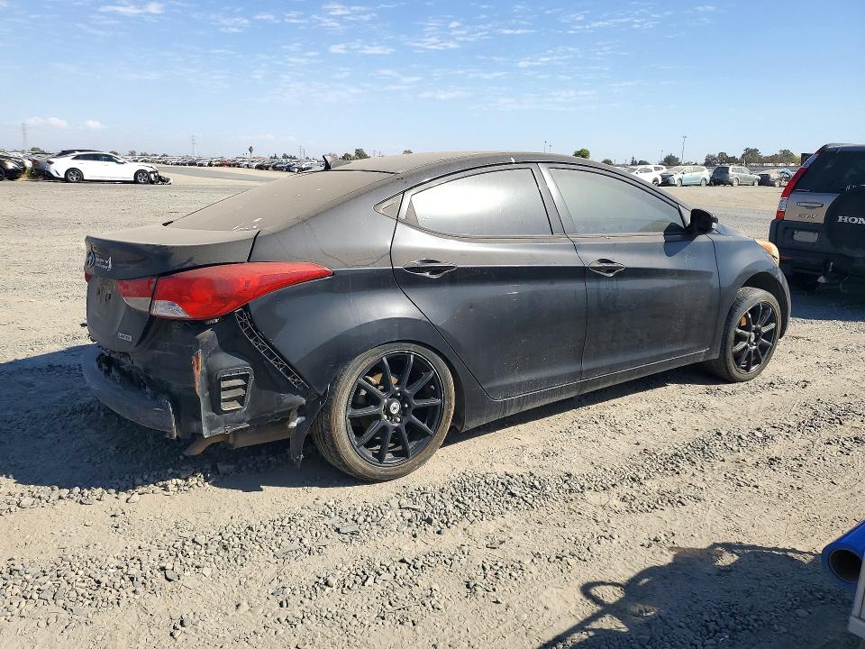 Снимка 3 от търг – 2013 HYUNDAI ELANTRA с VIN KMHDH4AE5DU918476