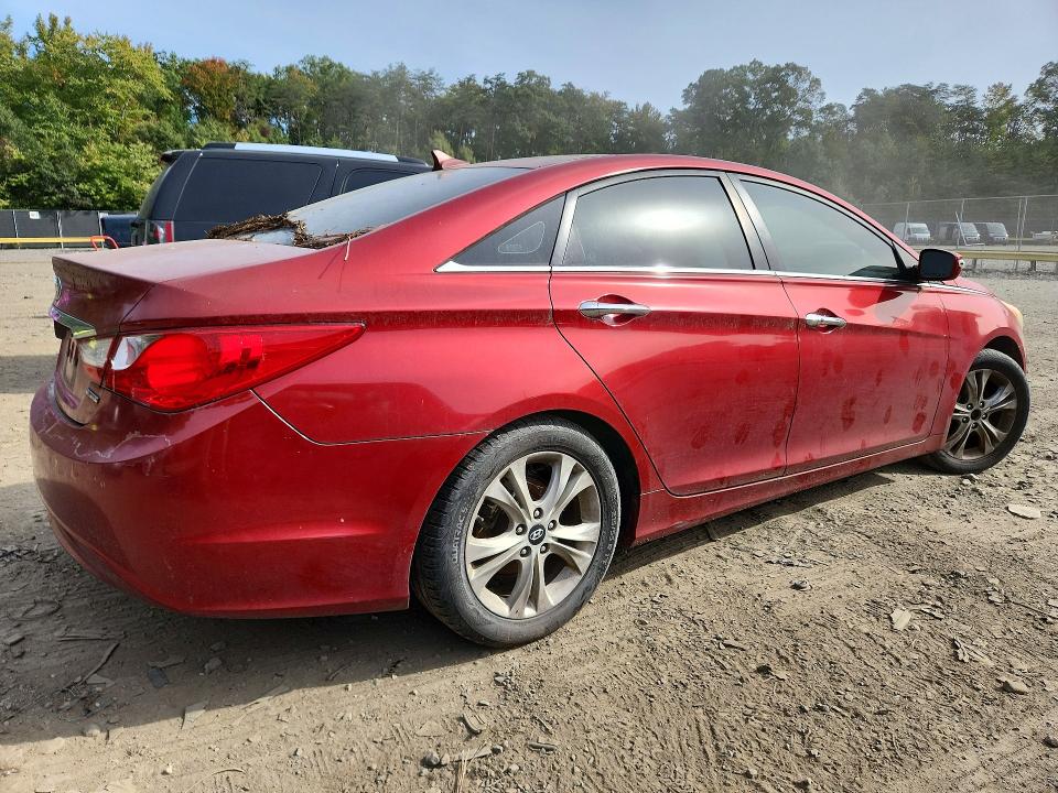 Photo 3 from auction – 2011 HYUNDAI SONATA with VIN 5NPEC4AC8BH078755
