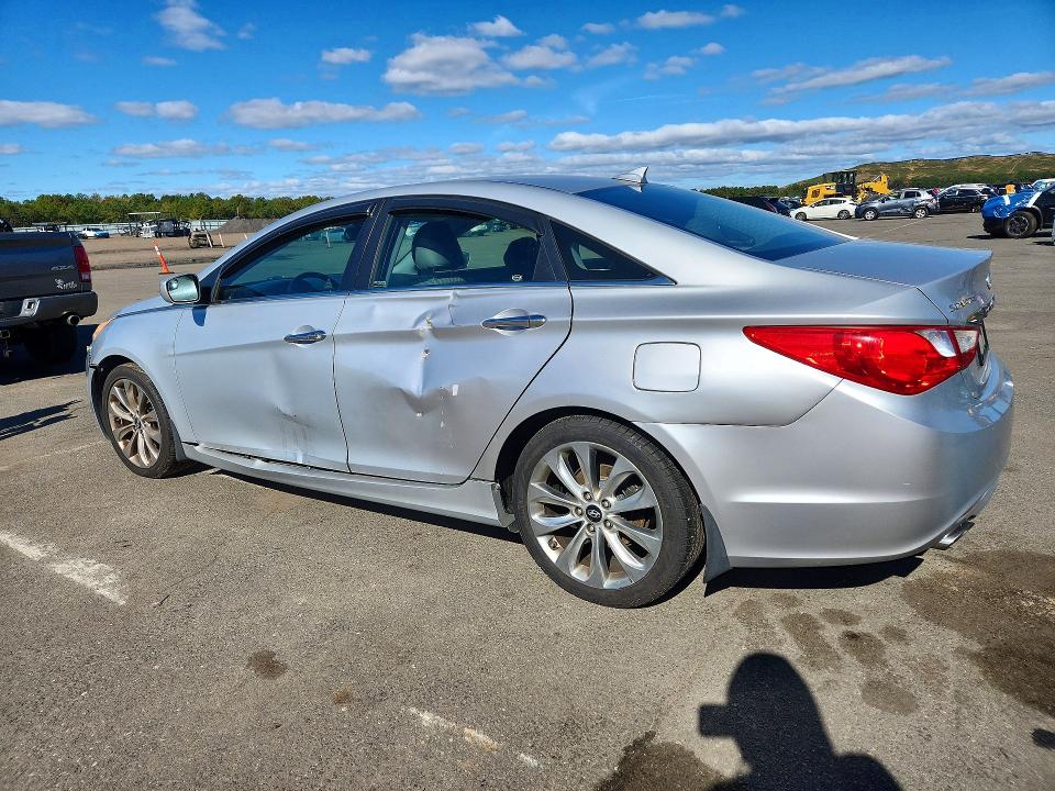 Photo 2 from auction – 2012 HYUNDAI SONATA with VIN 5NPEC4AB2CH447697