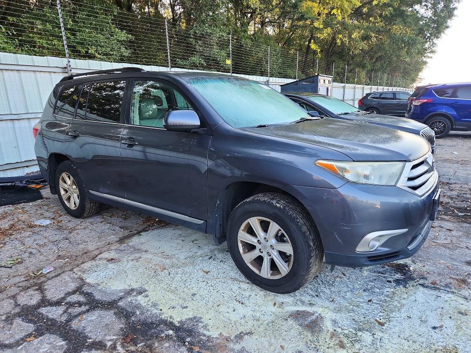 Снимка 4 от търг – 2012 TOYOTA HIGHLANDER с VIN 5TDBK3EH8CS167422