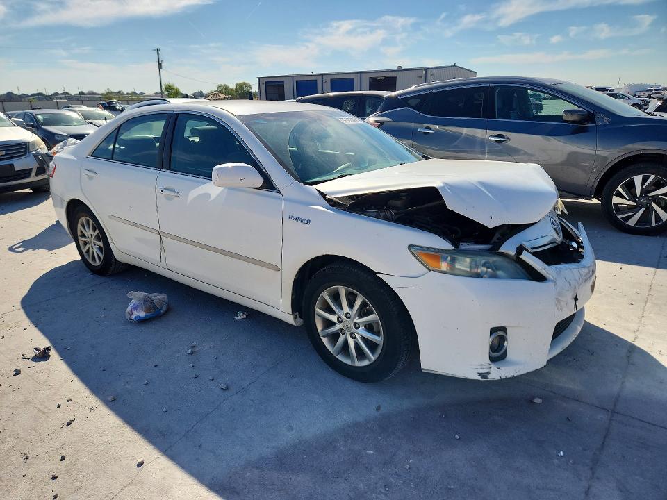 Photo 4 from auction – 2010 TOYOTA CAMRY with VIN 4T1BB3EK8AU116955