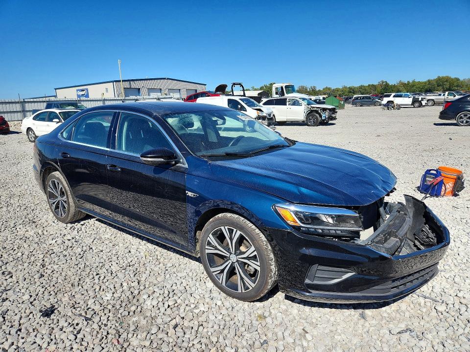 Снимка 4 от търг – 2022 VOLKSWAGEN PASSAT с VIN 1VWSA7A36NC009327