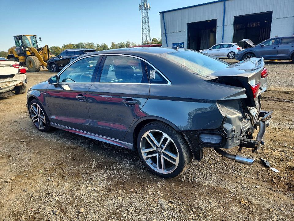 Снимка 2 от търг – 2017 AUDI A3 с VIN WAUJ8GFF6H1032052