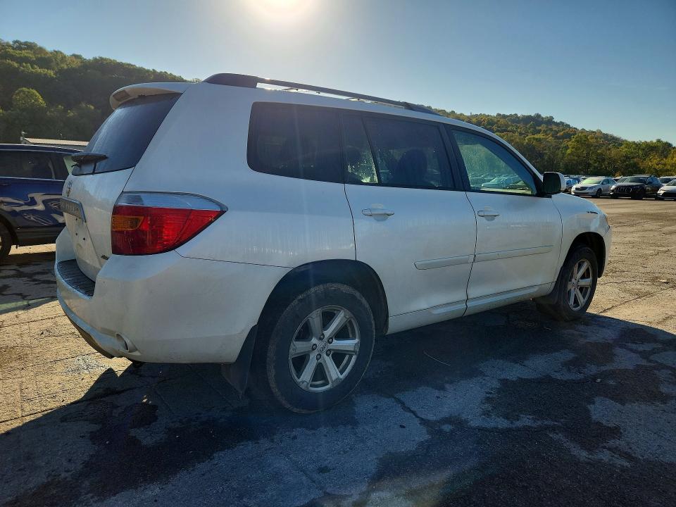 Photo 3 from auction – 2010 TOYOTA HIGHLANDER with VIN 5TDJK3EH6AS032240
