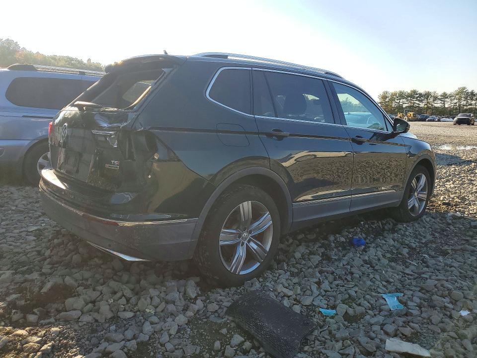 Снимка 3 от търг – 2018 VOLKSWAGEN TIGUAN с VIN 3VV4B7AX5JM218063