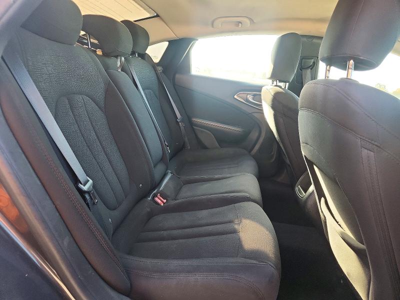 Фото 10 с аукциона – 2015 CHRYSLER 200 с VIN 1C3CCCAB6FN671324